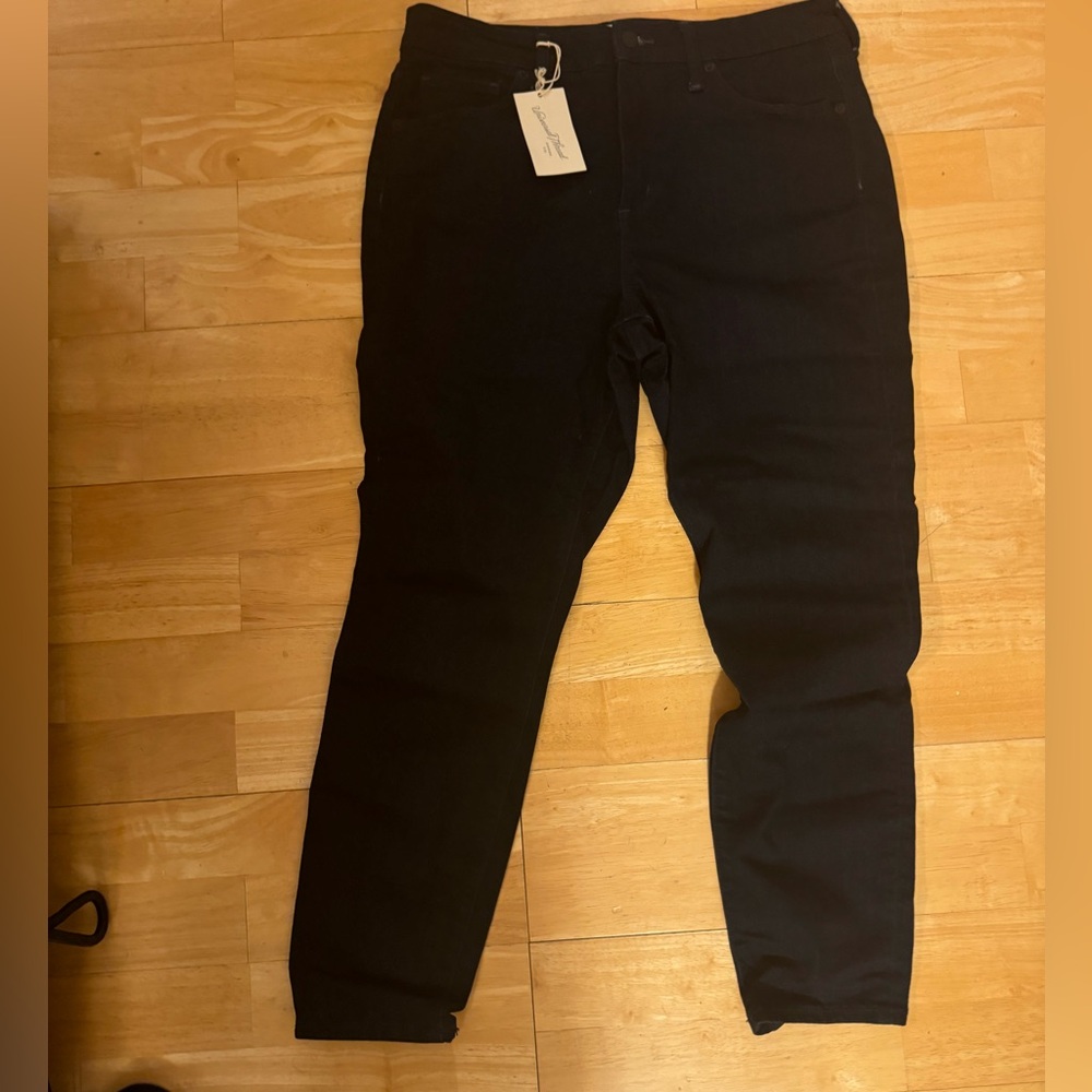 Dark blue skinny jeans by Universal Theead